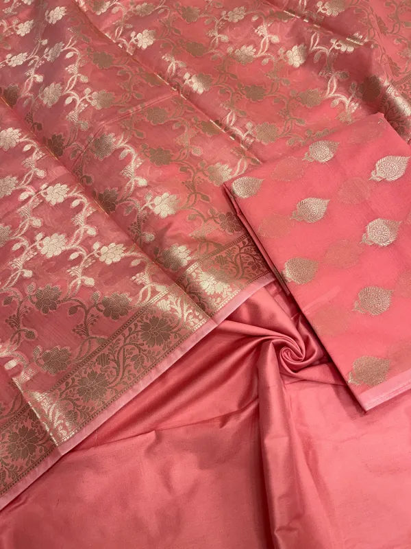 Humairah_Peach_Cotton_Floral_Zari_Booti_3_pcs_Suit_Set_with_Plain_Botton_and_Floral_Zari_Jaal_Peach_Dupatta