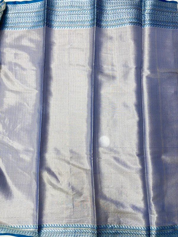 Humairah_Presents_Sea_Green_Art_Silk_Floral_Lehariya_Sliver_Jaal_with_Contrast_Blue_Pallu_and_Blue_Copper_Silver_Jaal_Zari_Border_with_Blue_Blouse