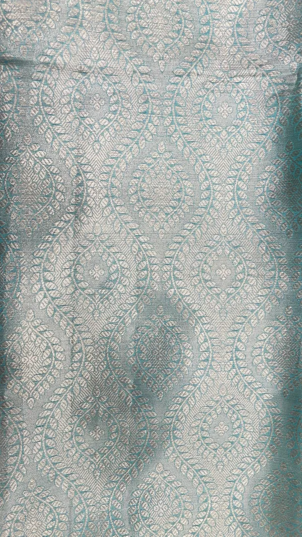Humairah_Presents_Sea_Green_Art_Silk_Floral_Lehariya_Sliver_Jaal_with_Contrast_Blue_Pallu_and_Blue_Copper_Silver_Jaal_Zari_Border_with_Blue_Blouse