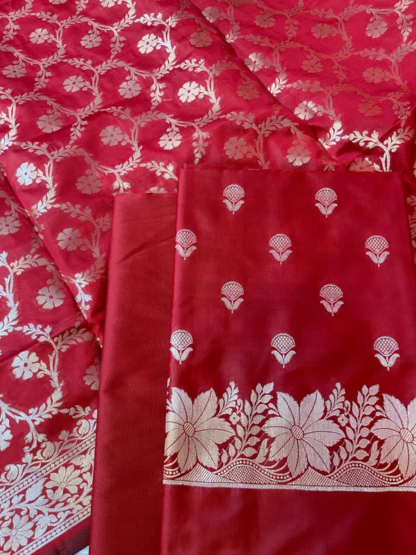 Red_Semi_Silk_Floral_Zari_Booti_Banarasi_3_pcs_Suit_Set_with_Zari_Jaal_Dupatta_900AJ_SK27