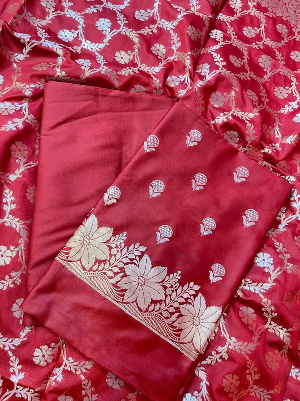Red_Semi_Silk_Floral_Zari_Booti_Banarasi_3_pcs_Suit_Set_with_Zari_Jaal_Dupatta_900AJ_SK27