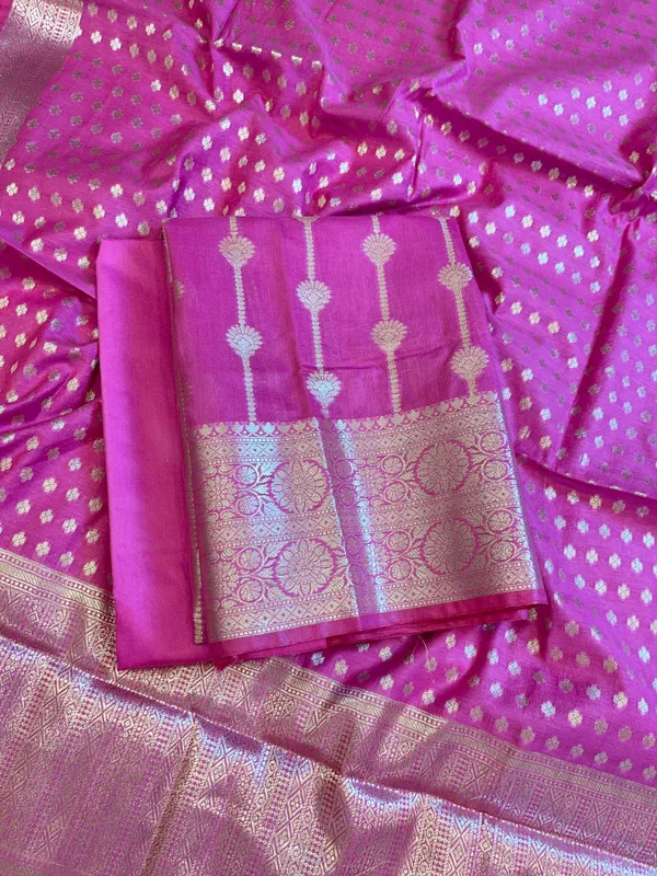 Magenta_Mercerise_Cotton_Floral_Stripe_Zari_with_Chunri_Booti_Dupatta_Banarasi_Suit_Set