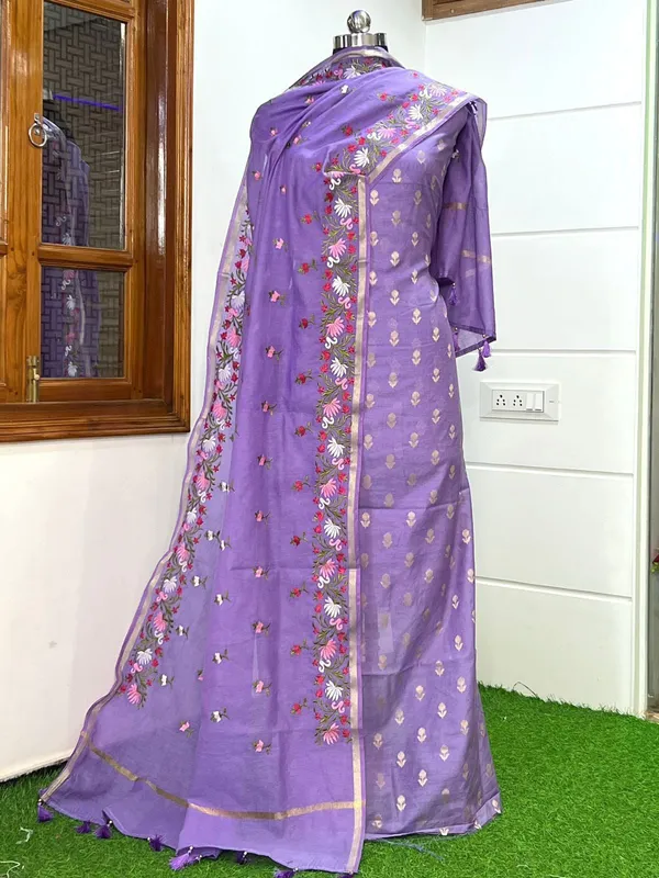 Light_Purple_Pure_Mercerised_Zari_Booti_with_Embroidery_Dupatta_Banarasi_Suit_Set_1100SKL_PME6