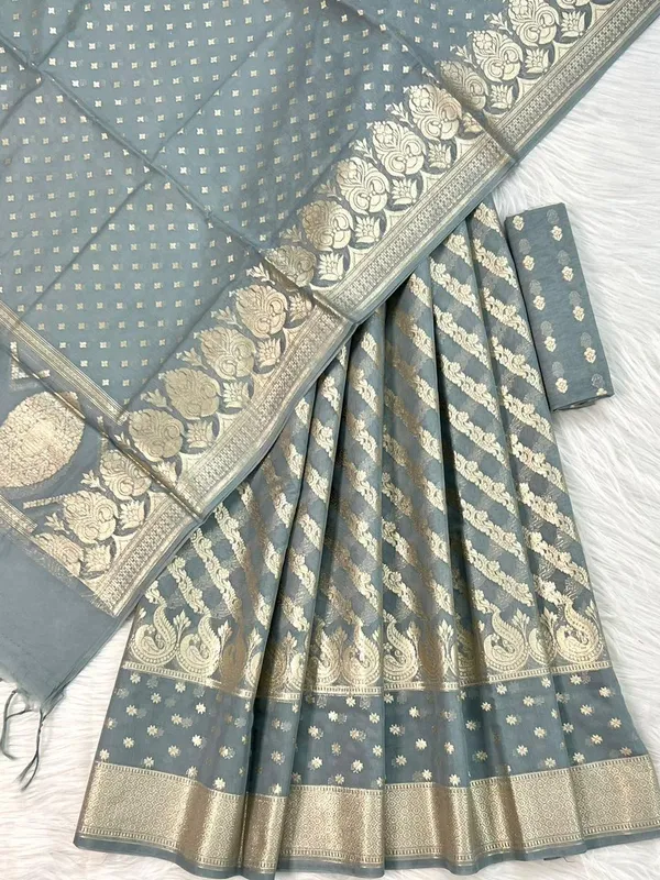 Grey_Chanderi_Lorex_Zari_Weave_Lehenga_With_Traditional_Paisley_Border_&_Dupatta_250PNJ_LNG14