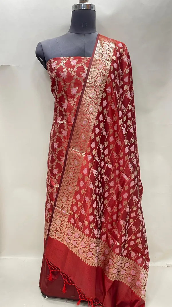Humairah_Presents_Red_Floral_Minakari_Zari_Jaal_3_pcs_Suit_Set_with_Plain_Bottom_and_Lehariya_Stripe_Minakari_Booti_Red_Dupatta_ASD_133