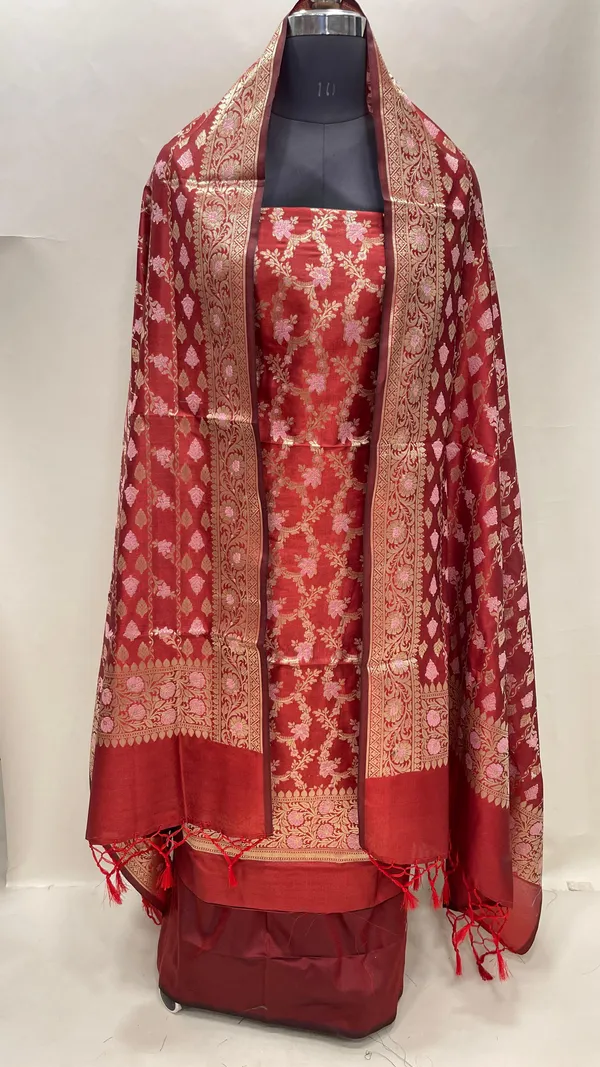 Humairah_Presents_Red_Floral_Minakari_Zari_Jaal_3_pcs_Suit_Set_with_Plain_Bottom_and_Lehariya_Stripe_Minakari_Booti_Red_Dupatta_ASD_133