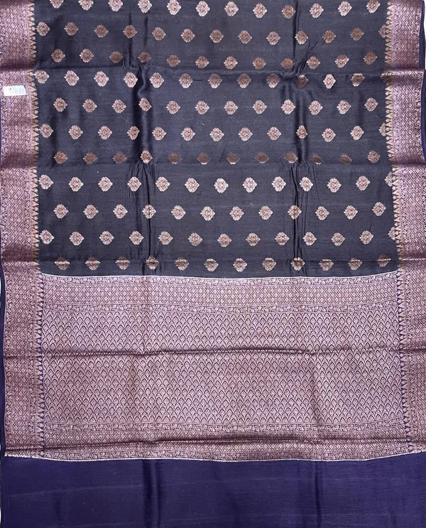 Humairah_Pure_Handloom_Black_Munga_Silk_Floral_Copper_Zari_Booti_with_Banarasi_Floral_Pallu_Zari_Border_and_Black_Blouse