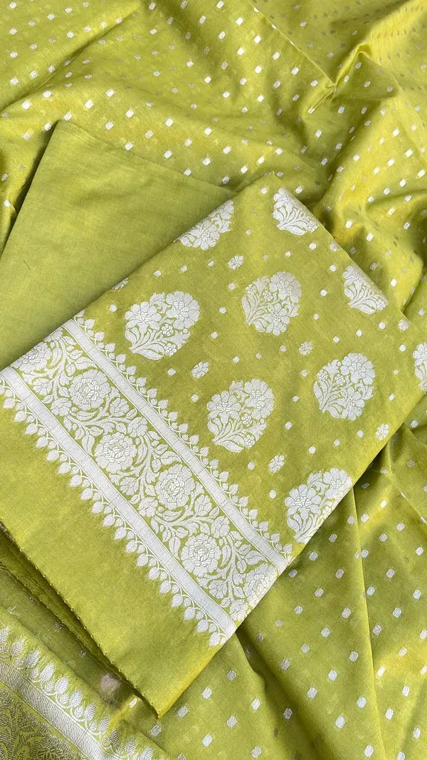 Mehndi_Green_Katan_Georgette_Silver_Zari_Booti_Banarasi_Suit_Set_with_Chunri_Booti_1200SKL_KG7