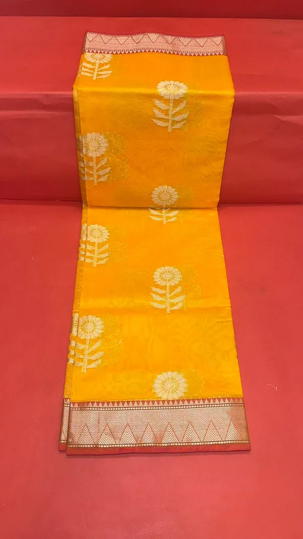 Gold_Cotton_Blend_Banarasi_Sarees_For_Women_GEHKR_42