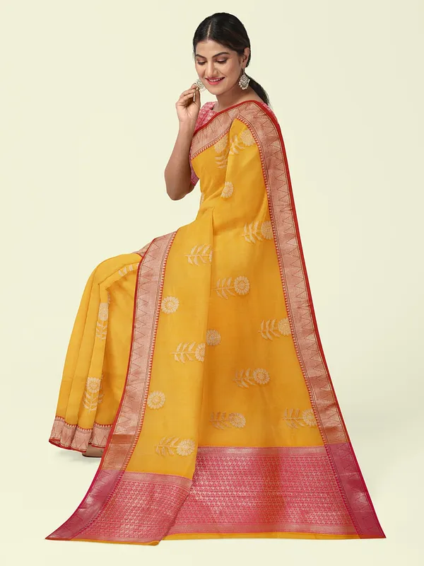 Gold_Cotton_Blend_Banarasi_Sarees_For_Women_GEHKR_42