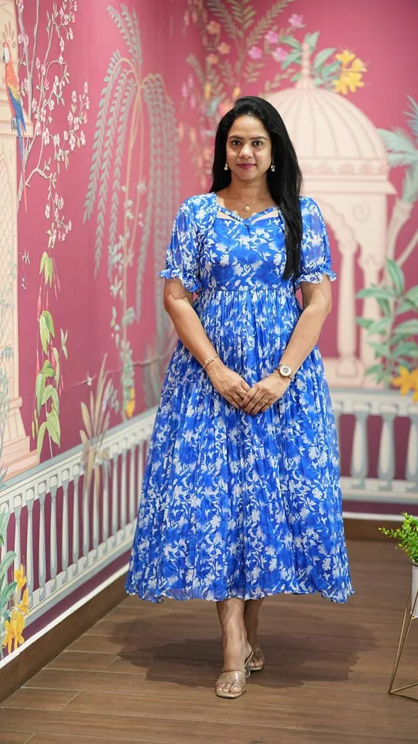 Blue_Floral_Print_Midi_Dress_With_Puff_Sleeves
