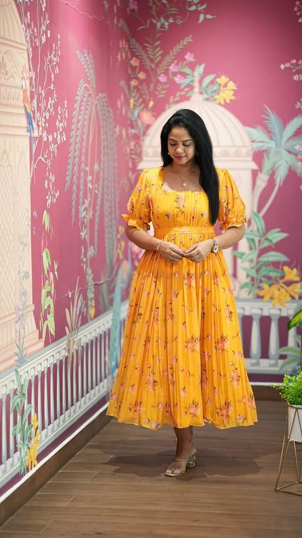 Yellow_Floral_Print_Midi_Dress_With_Puff_Sleeves