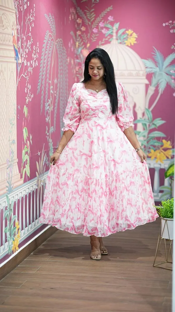 Pink_Floral_Print_Maxi_Dress_With_Puff_Sleeves