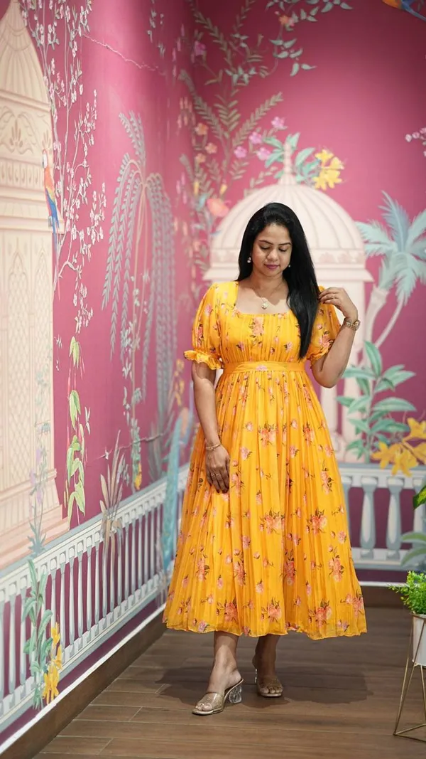 Yellow_Floral_Print_Midi_Dress_With_Puff_Sleeves