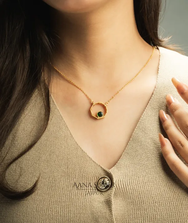 Swarna_Statement_Emerald_Necklace