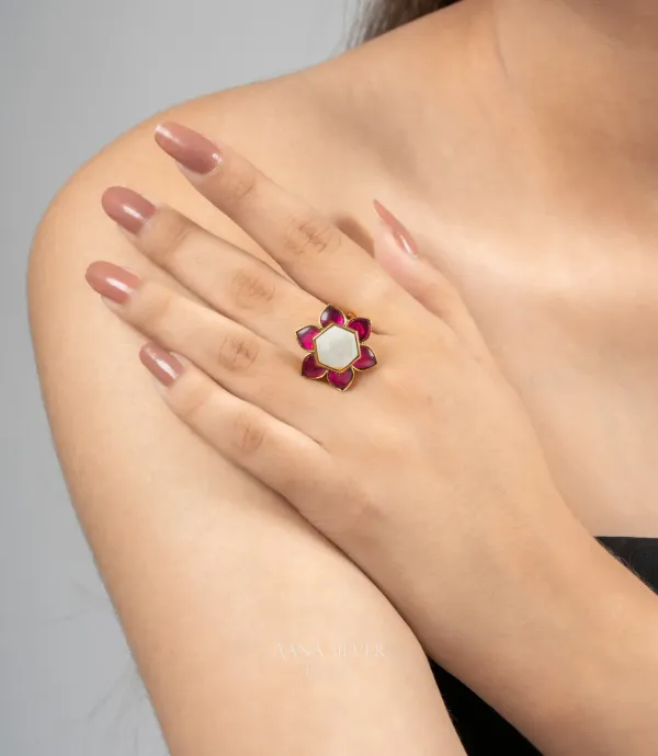 Swarna_Ruby_Mother_Of_Pearls_Kundan_Ring