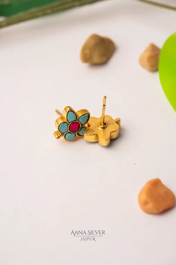 Swarna_Detailed_Flower_Kundan_Earrings