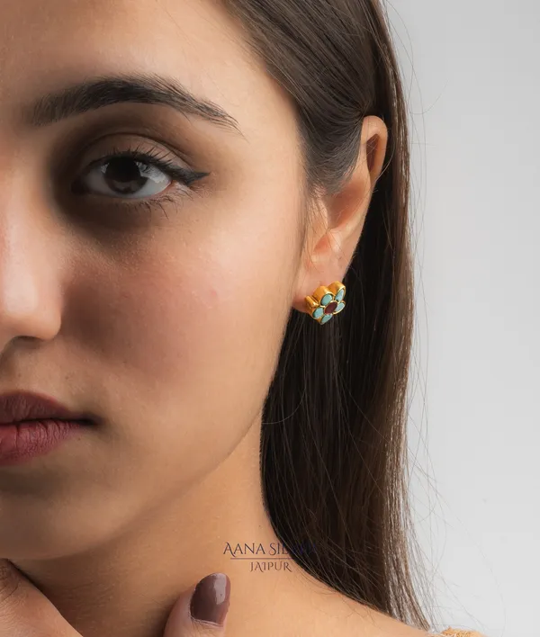 Swarna_Detailed_Flower_Kundan_Earrings