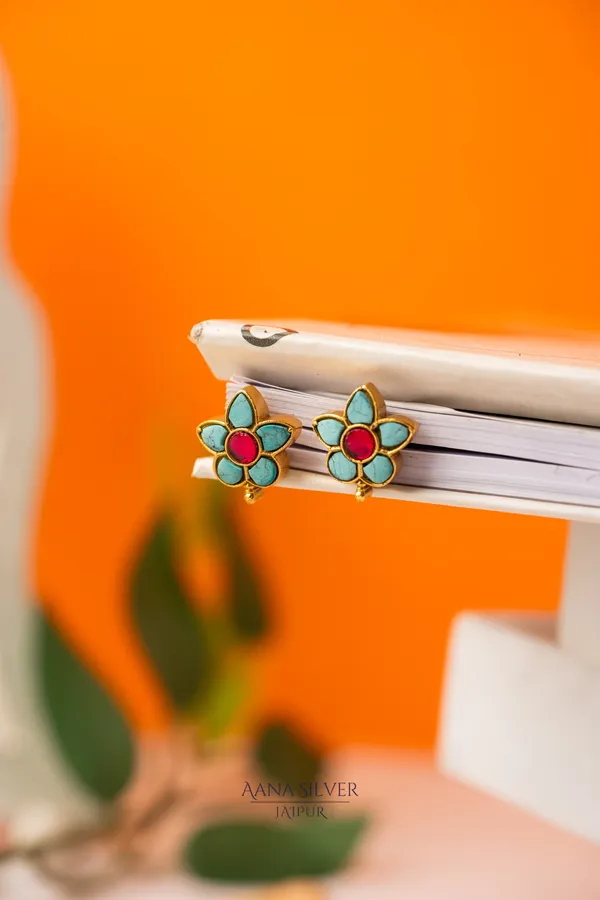 Swarna_Detailed_Flower_Kundan_Earrings