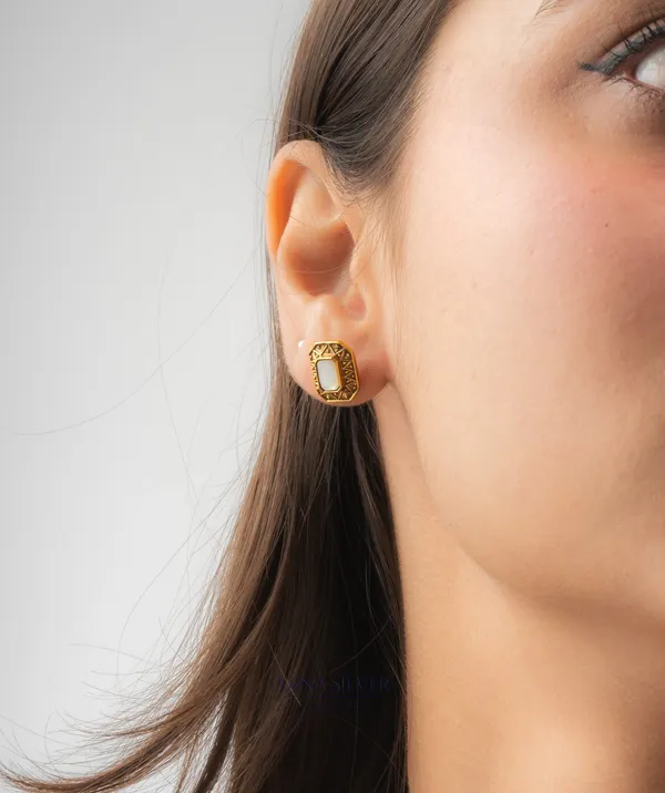 Swarna_Mother_Of_Pearls_Kundan_Earrings