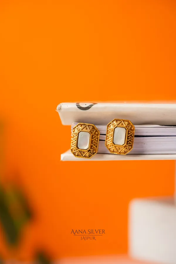 Swarna_Mother_Of_Pearls_Kundan_Earrings