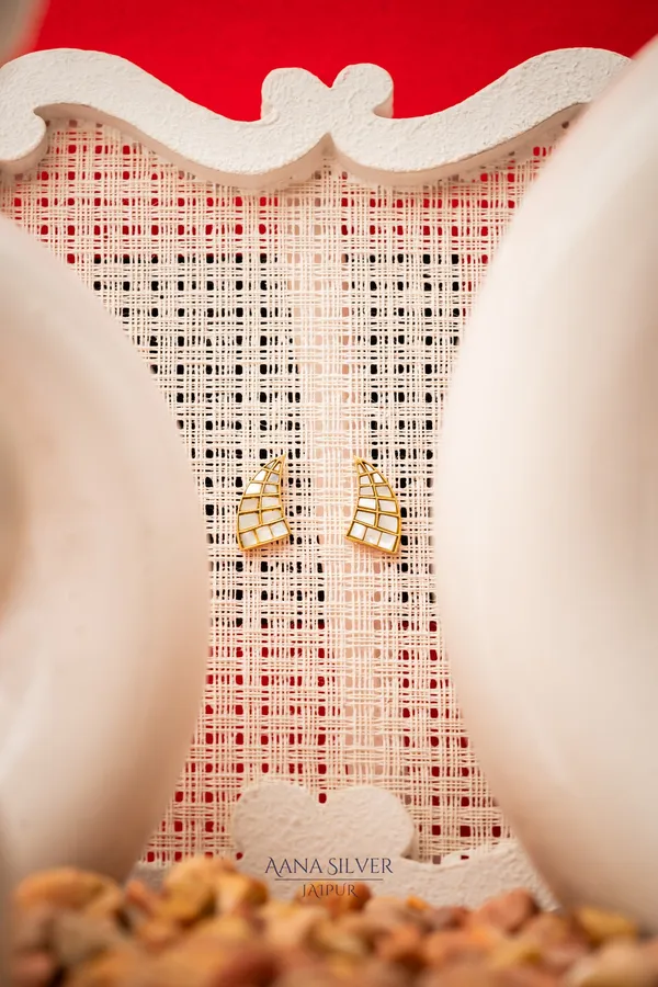 Swarna_Statement_Kundan_Earrings