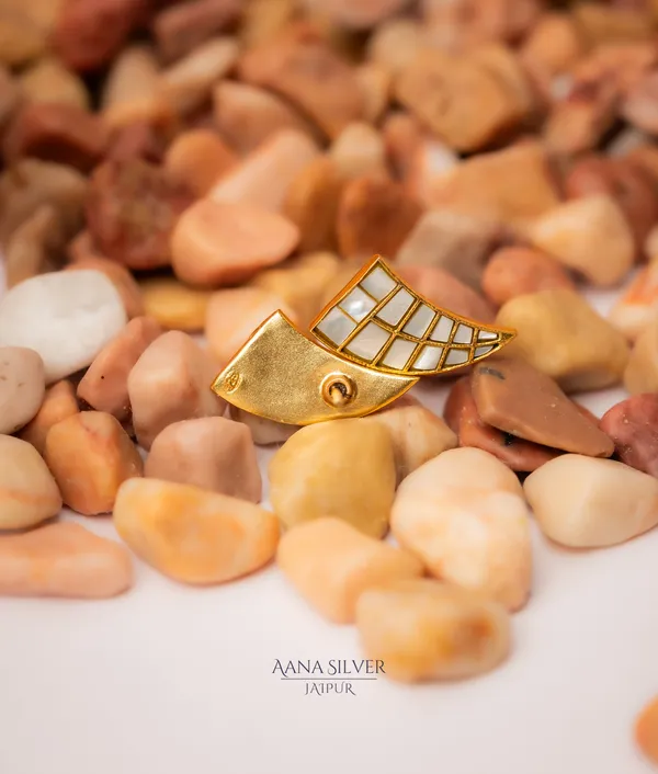 Swarna_Statement_Kundan_Earrings