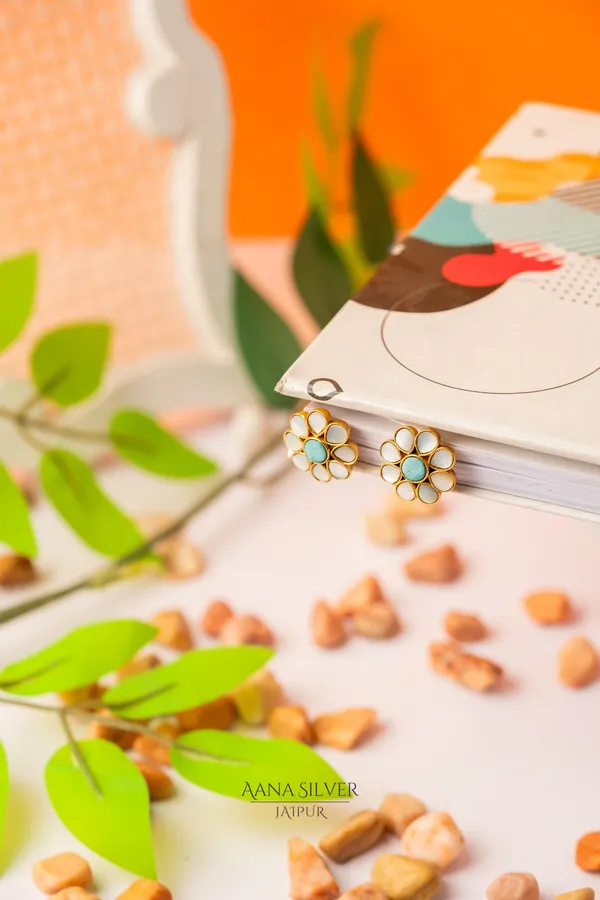 Swarna_Turquoise_Centered_Flower_Kundan_Earrings