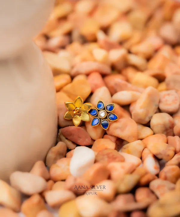 Swarna_Versatile_Flower_Kundan_Earrings