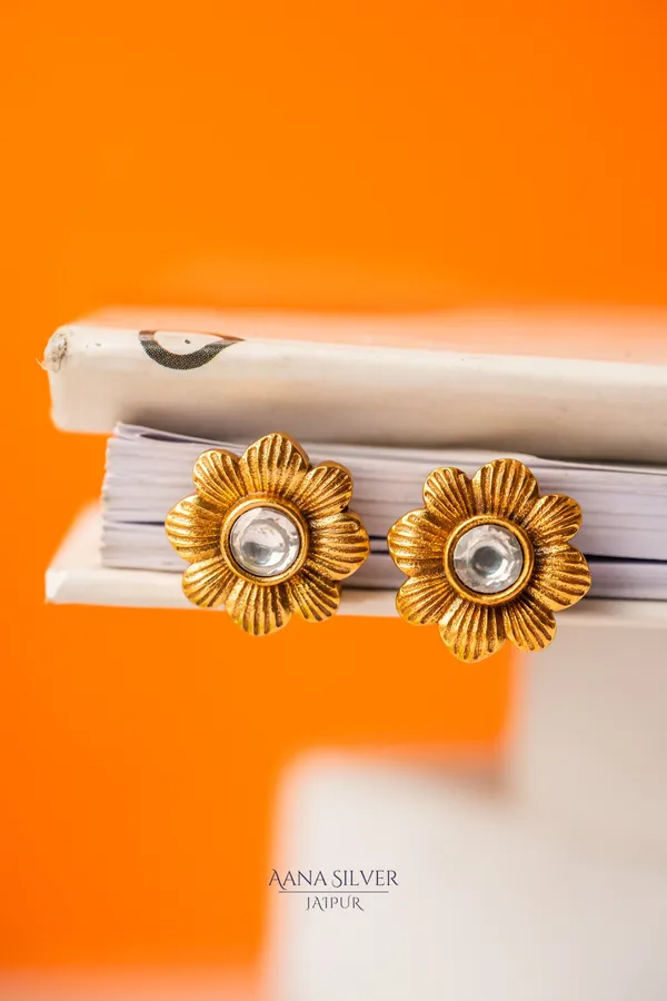 Swarna_Versatile_Quartz_Kundan_Earrings