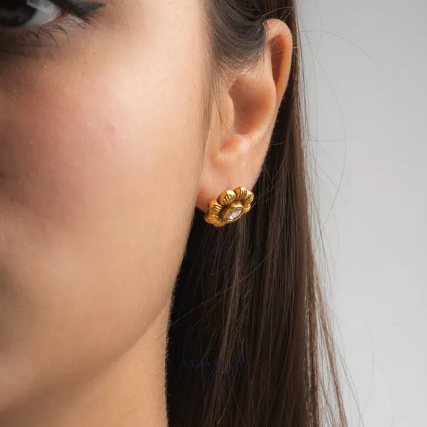 Swarna_Versatile_Quartz_Kundan_Earrings