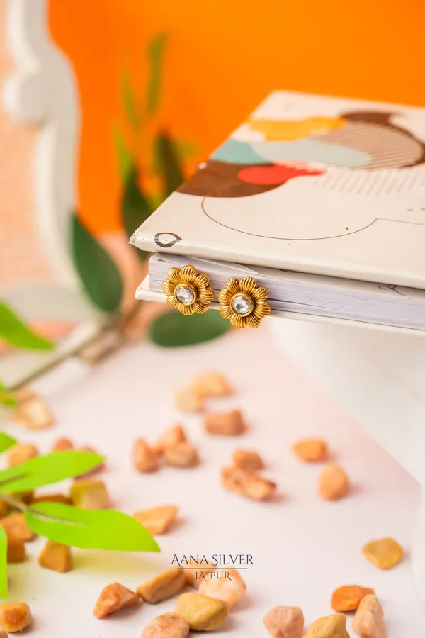 Swarna_Versatile_Quartz_Kundan_Earrings
