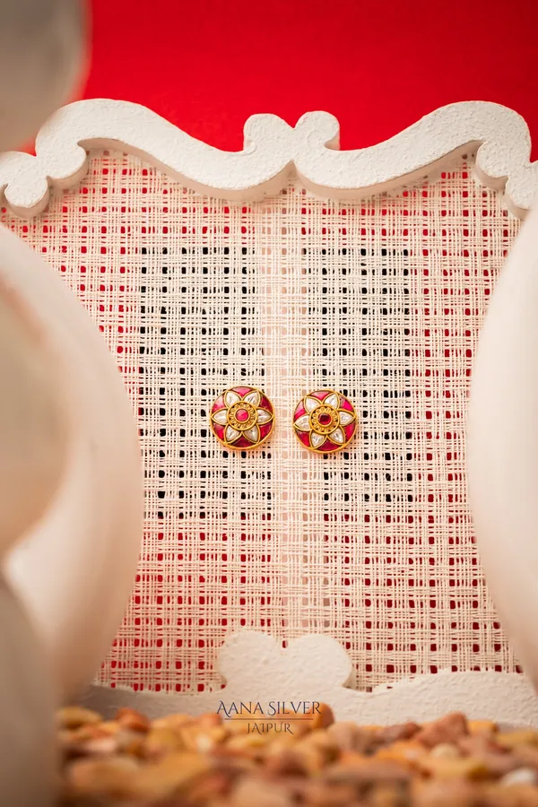 Swarna_Detailed_Ruby_Flower_Kundan_Earrings