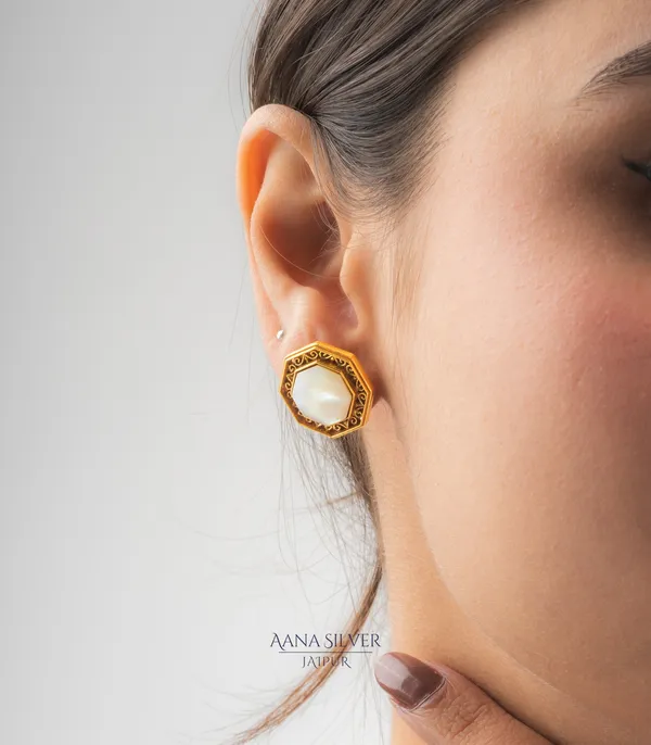 Swarna_Intricate_Hexagon_Kundan_Earrings