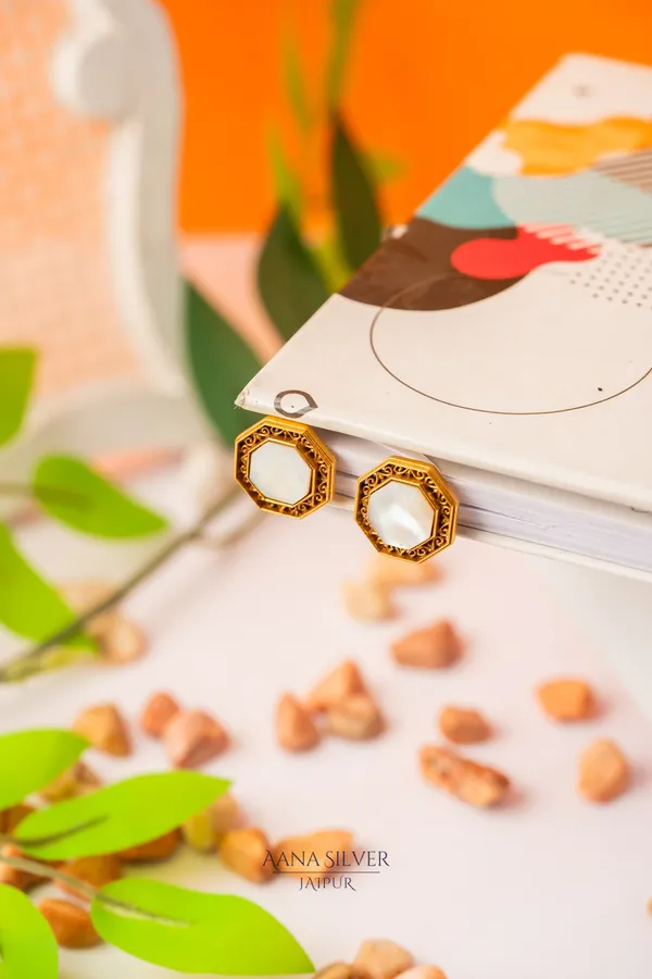 Swarna_Intricate_Hexagon_Kundan_Earrings