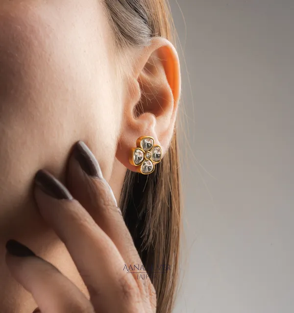 Swarna_Everyday_Flower_Kundan_Earrings