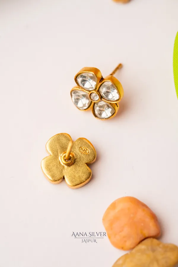 Swarna_Everyday_Flower_Kundan_Earrings