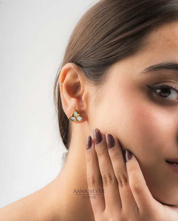 Swarna_Tri_Leaf_Kundan_Earrings