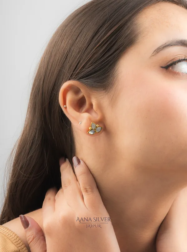 Swarna_Tri_Leaf_Kundan_Earrings