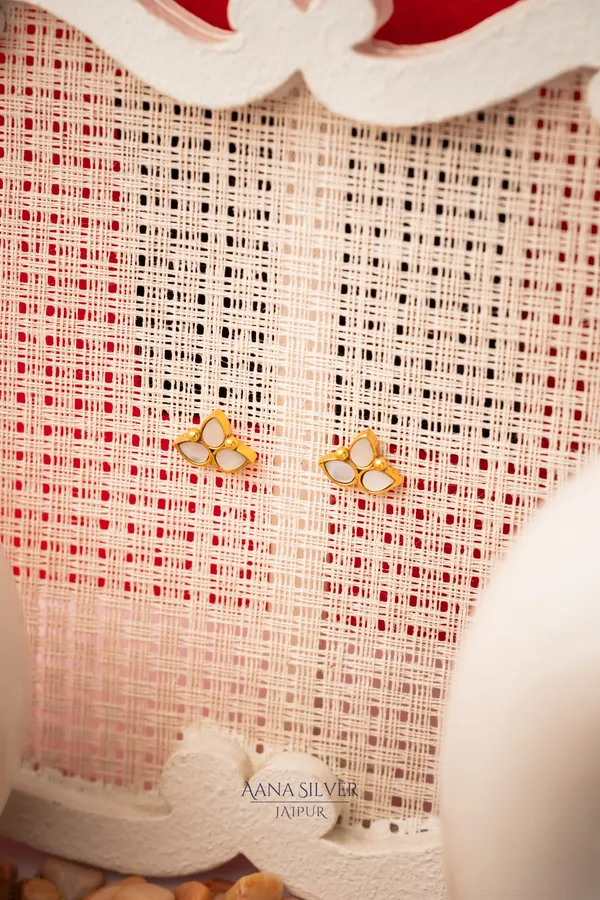 Swarna_Tri_Leaf_Kundan_Earrings