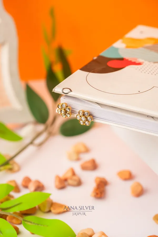 Swarna_Everyday_Versatile_Kundan_Earrings