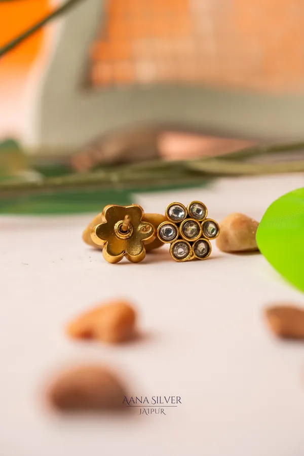 Swarna_Everyday_Versatile_Kundan_Earrings