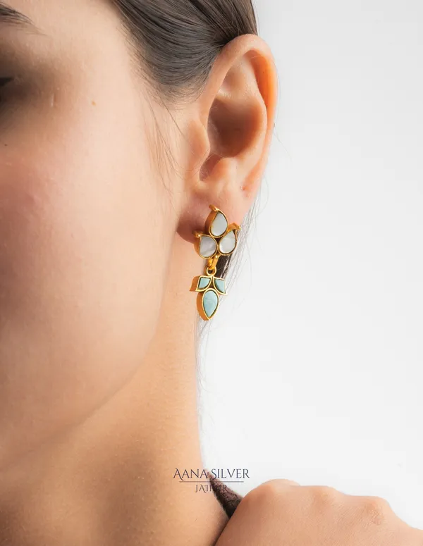 Swarna_Dropped_Leaf_Kundan_Earrings