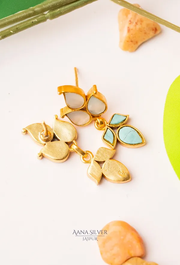 Swarna_Dropped_Leaf_Kundan_Earrings