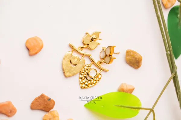Swarna_Hammered_Kundan_Earrings