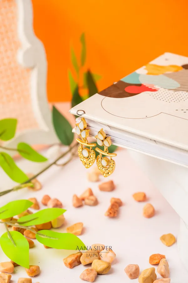 Swarna_Hammered_Kundan_Earrings