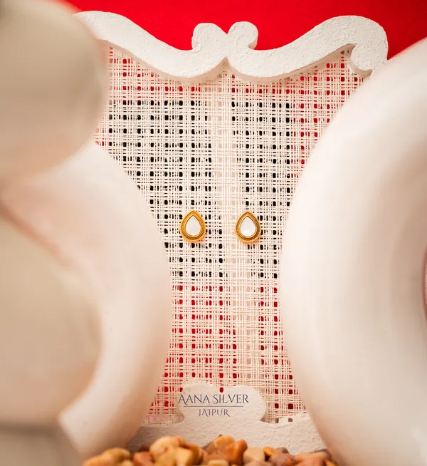 Swarna_Classic_Drop_Kundan_Earrings