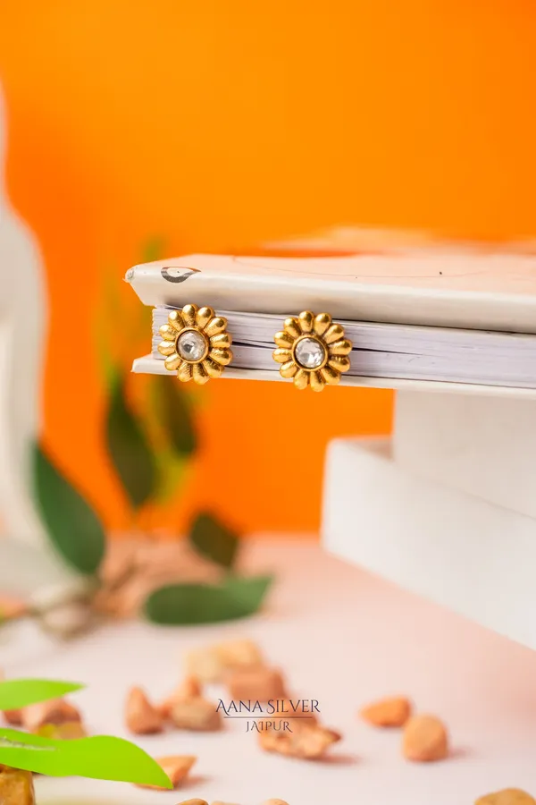 Swarna_Quartz_Centric_Kundan_Earrings