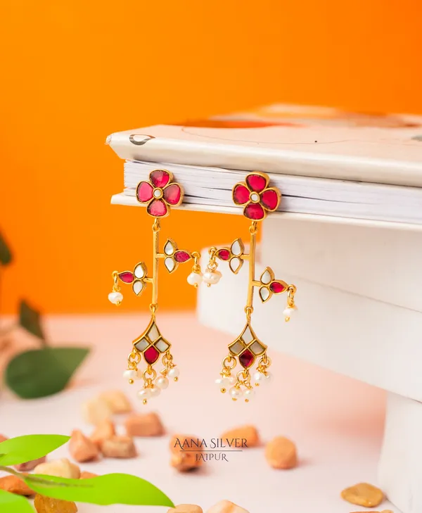 Swarna_Intricate_Leaves_Kundan_Earrings