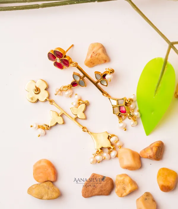 Swarna_Intricate_Leaves_Kundan_Earrings